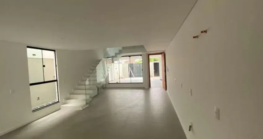 Sobrado para Venda em Joinville, Floresta, 3 dormitórios, 3 suítes, 4 banheiros, 2 vagas