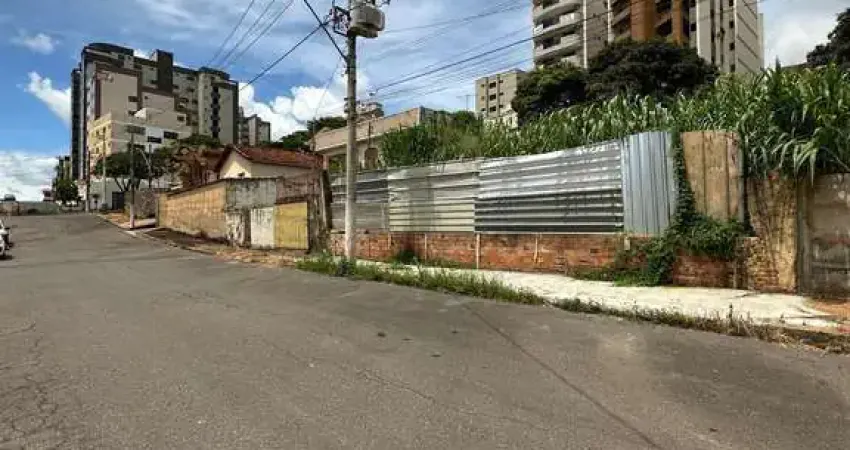 Terreno à venda no Centro, Patos de Minas 