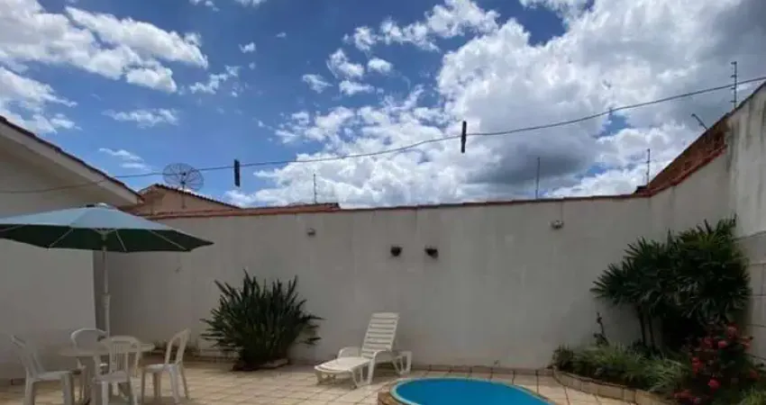 Casa com Piscina à Venda no Novo Horizonte – 3 Quartos e Espaço Gourmet!