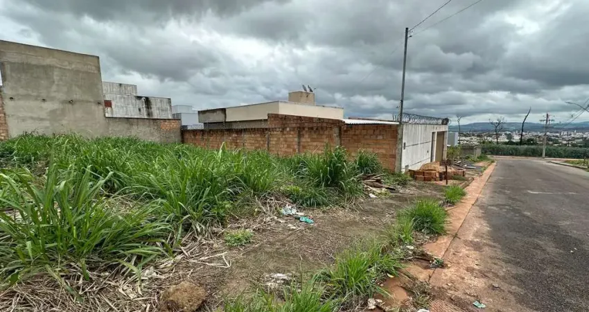 Lote de 210m² à Venda no Bairro Afonso Queiroz – Próximo à Mata do Catingueiro, Patos de Minas