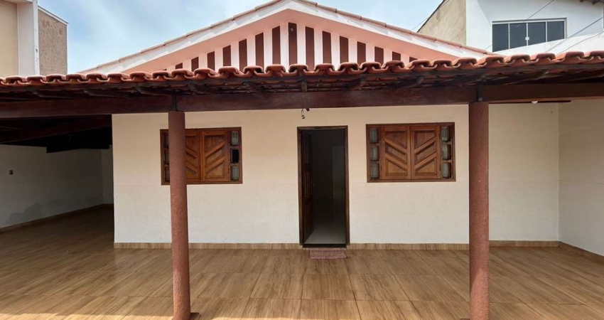 Casa Ventilada e Ampla à Venda no Jardim Panorâmico - 125m² Construídos