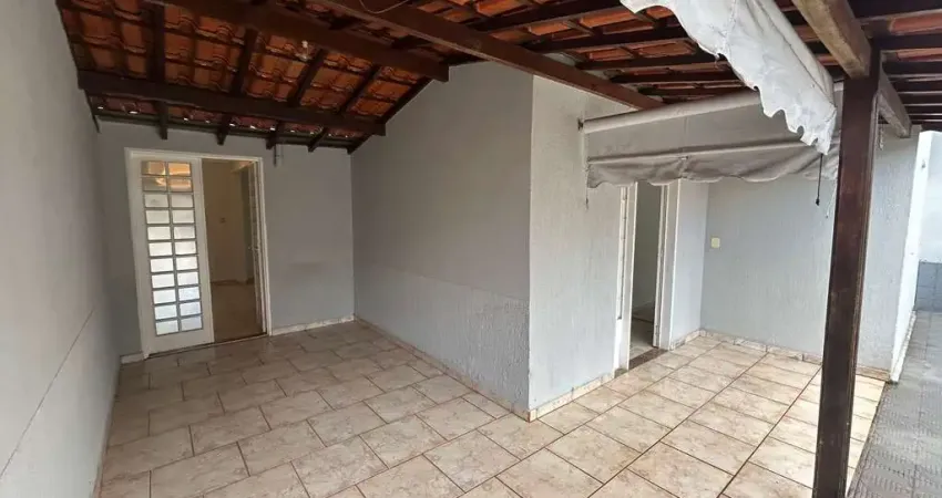 Casa à Venda em Patos de Minas - 3 Quartos, Suíte e 1 Vaga de Garagem