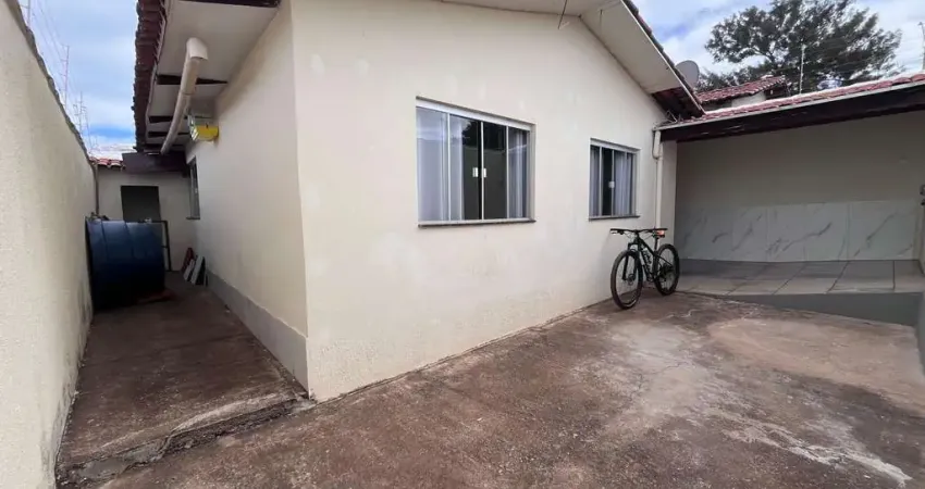 Casa à Venda no Jardim Esperança em Patos de Minas – 2 Quartos e 148m² de Conforto