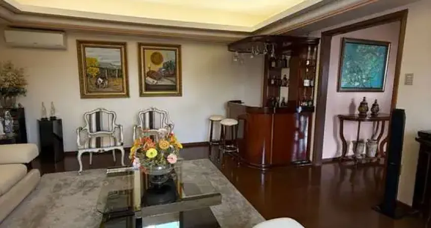 Casa à Venda no Bairro Sobradinho – 744m² de Lote, 507m² Construídos | Patos de Minas