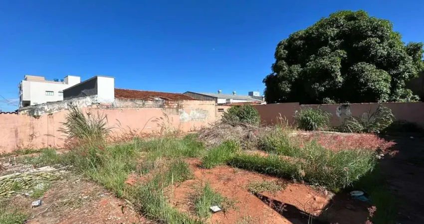 Terreno à Venda no Bairro São Francisco em Patos de Minas - 465m² para Construir a Casa dos Seus Sonhos!