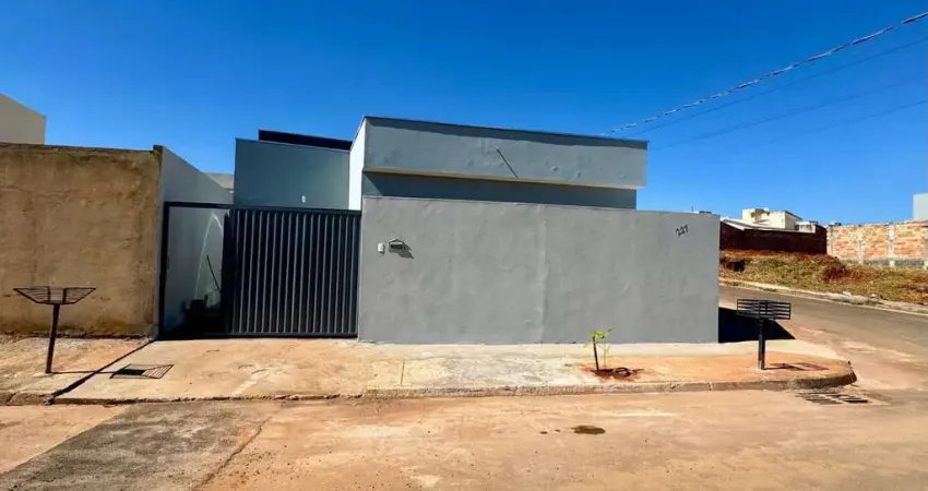 Casa à Venda no Bairro Barreiro – Patos de Minas | 2 Quartos (1 Suíte), R$250 mil