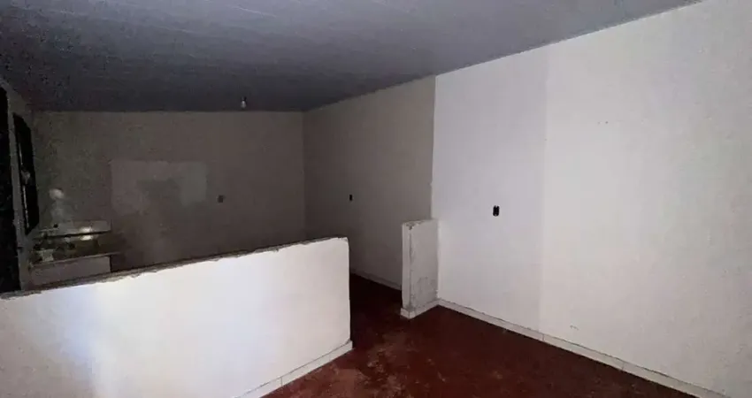Casa tipo Kitnet com 01 quarto para aluguel na Av Tomaz de Aquino