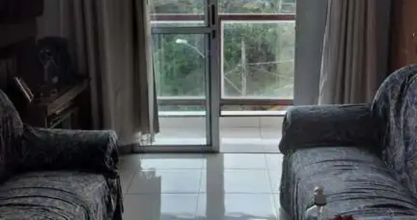 Apartamento à Venda no Bairro Laranjeiras – 2 Quartos e Sacada