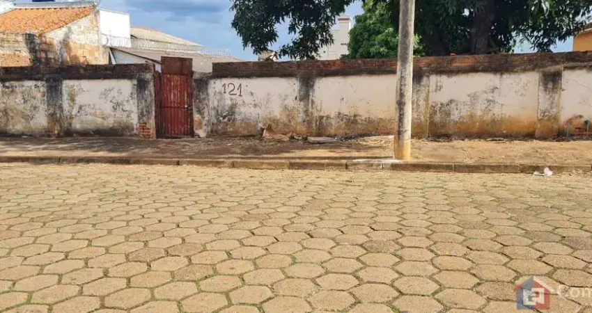 Terreno de 680 m2 no bairro São Francisco, Patos de Minas/MG