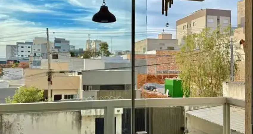 Apartamento à Venda no Bairro Laranjeiras – 2 Quartos com Planejados e Garagem