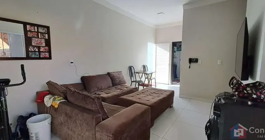 Casa de Esquina à Venda no Bairro Nossa Senhora de Fátima – 3 Quartos, Suíte com Closet e Garagem Ampla