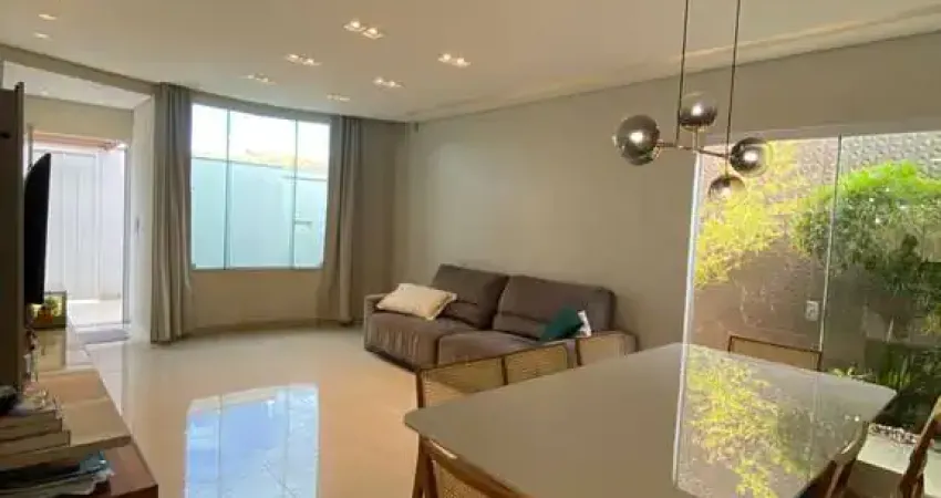 Linda casa à venda no bairro limoeiro, patos de minas - 3 dormitórios, varanda gourmet e mais!