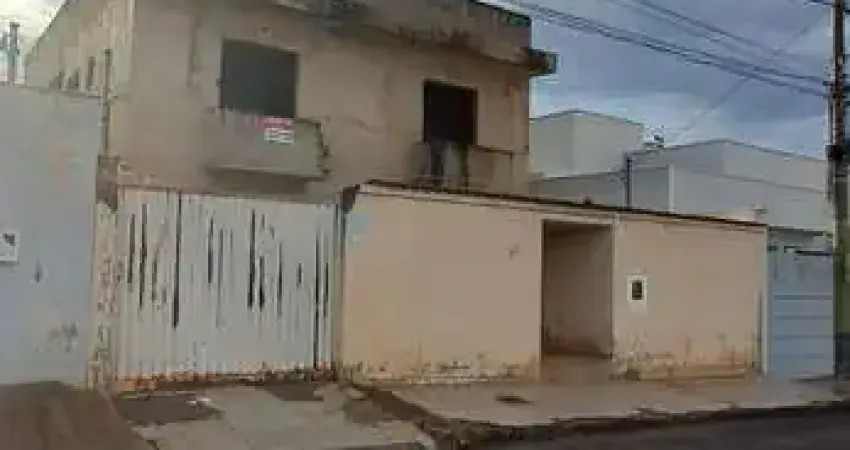 Prédio à venda com 4 apartamentos + meia água no bairro pelluzo – patos de minas/mg | ótima renda!