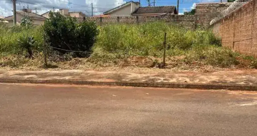Terreno à venda no residencial barreiro, pronto para construção.