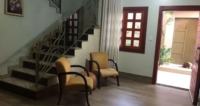 Casa de alto padrão no bairro sobradinho em patos de minas – 4 quartos, suíte com hidromassagem e garagem para 4 carros!