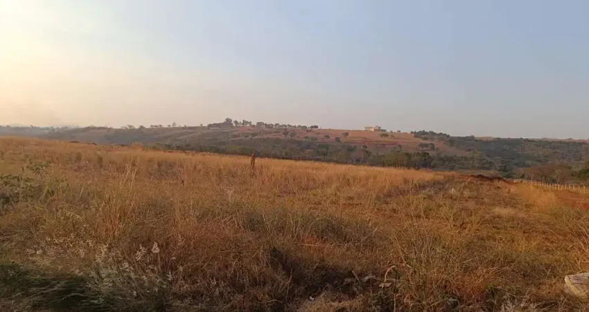 Lote à venda no residencial barreiro em patos de minas | 241m² e ótima localização