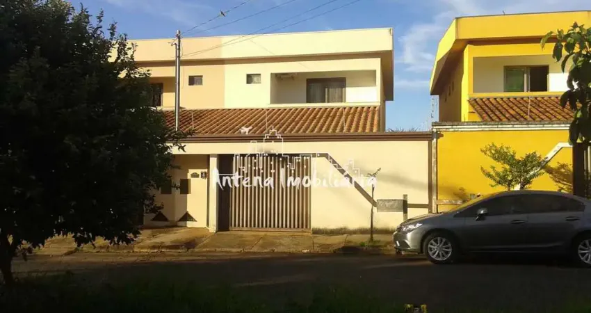 Casa com 04 dormitórios em Uberlândia - Cód.: 11822.