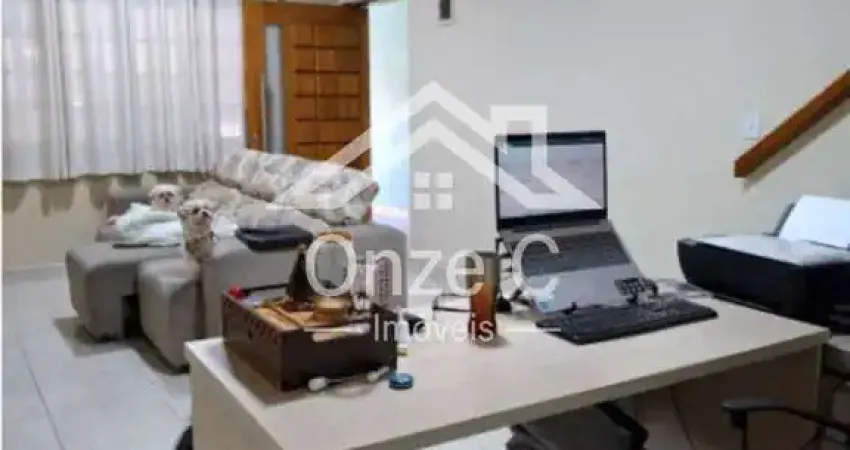 Casa com 3 quartos à venda na Rua Nelson Fuchs, 1, Jardim Adriana, Guarulhos