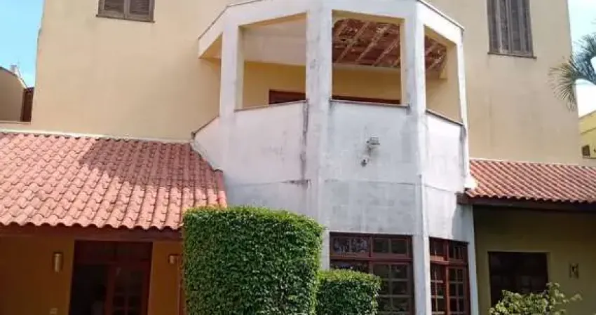 Imóvel de luxo na Vila Oliveira: Casa com 6 quartos, 6 suítes, 4 salas e 550m² em Mogi das Cruzes-SP.