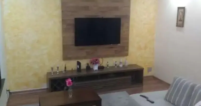 Imperdível: Casa à venda em Mogi das Cruzes-SP, Vila Santana! 3 quartos, 1 suíte, 2 salas, 2 banheiros, 4 vagas, 170m².