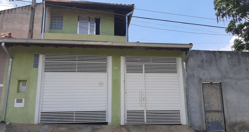 Imponente residência de 4 quartos no Jardim Santos Dumont II, Mogi das Cruzes-SP - 287m², 3 salas, 3 banheiros, 2 garagens.