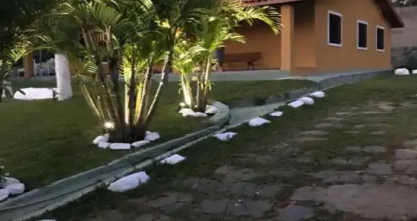 Chácara à venda em arujá-sp, parque dos jacarandás: 4 quartos, 1 suíte, 2 salas, 2 banheiros, 150m² de área