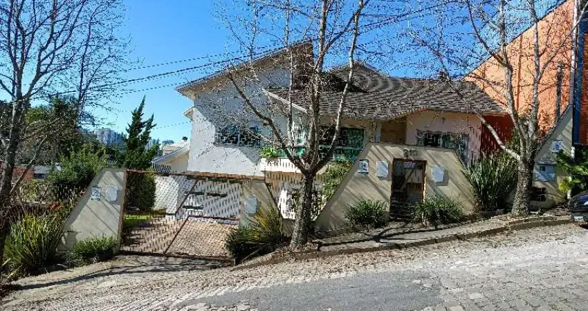 Casa com 6 quartos à venda na Rua José Uez, 210, Rio Branco, Caxias do Sul