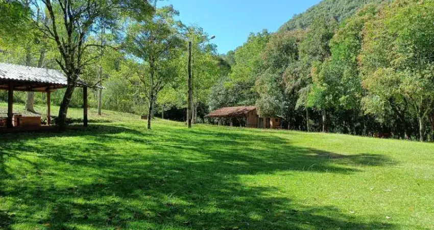 Balneário / camping com 22 hectares em pedras brancas, são marcos
