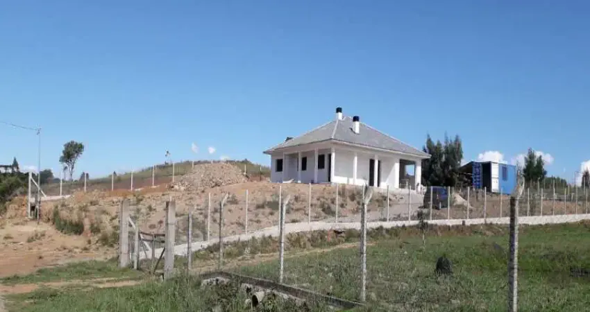 Chácara em condomínio fechado, com moradia em alvenaria - apanhador