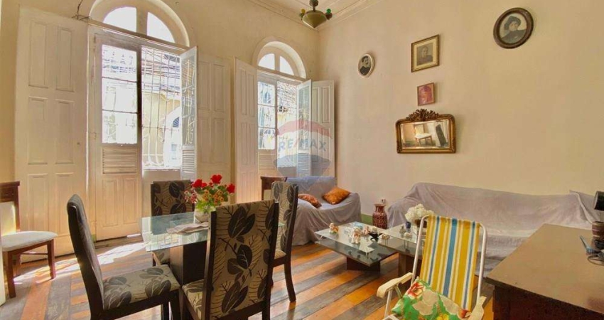 Aluguel – Casa Histórica com Charme Único no Coração da Cidade