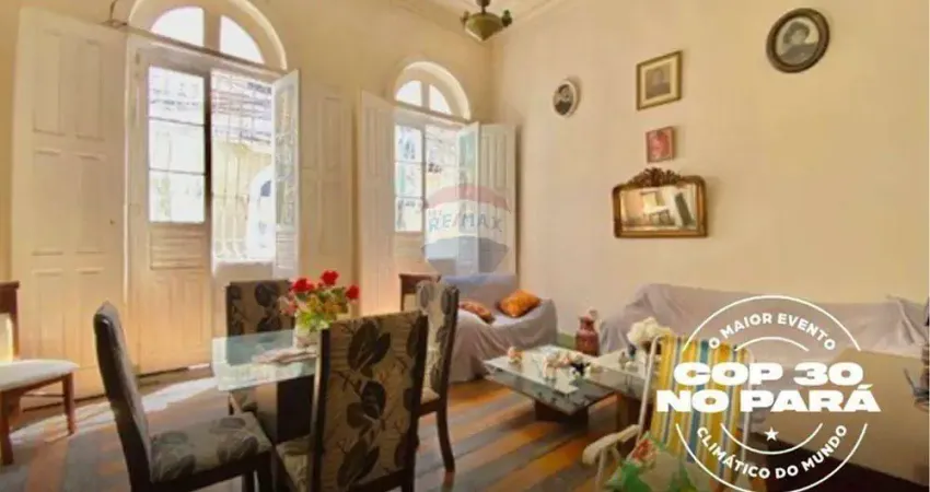Aluguel – Casa Histórica com Charme Único no Coração da Cidade