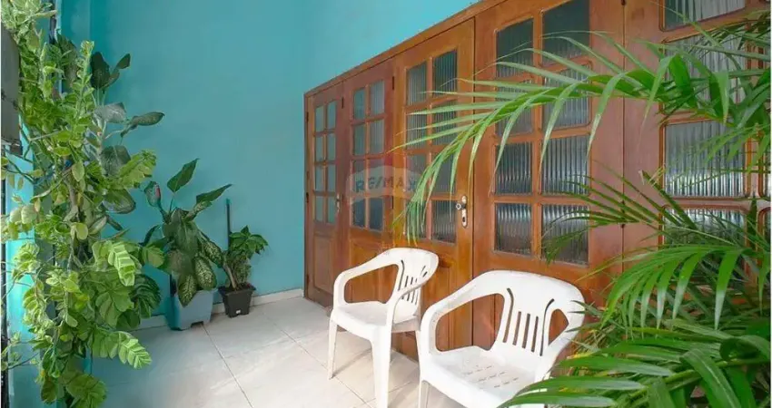 Casa de 3 pavimentos no marco com varanda e excelente localização