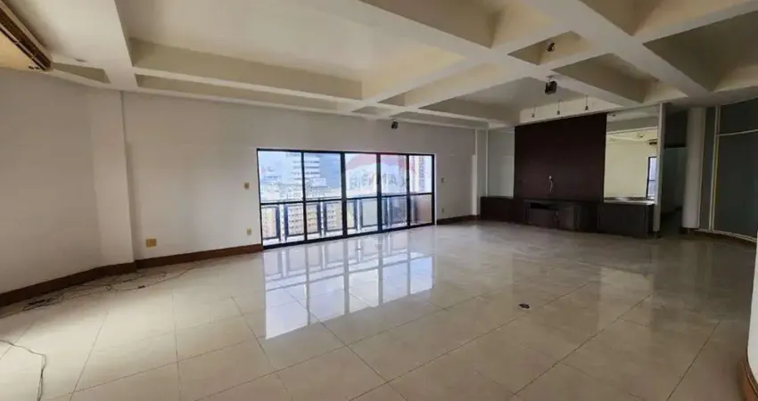 Apartamento com 4 quartos para alugar no Nazaré, Belém