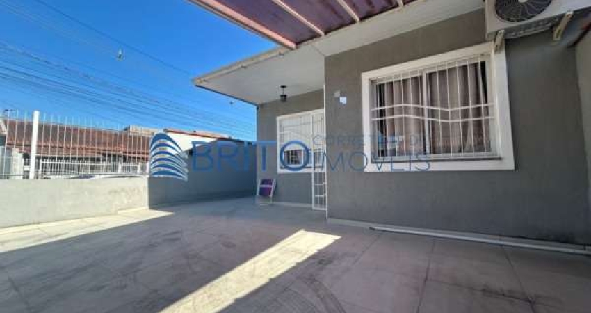 Casa em Chácara das Rosas-Cachoeirinha