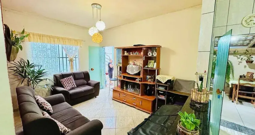 Casa Térrea com 3 Dormitórios e Suíte em Terra Preta - 450mil