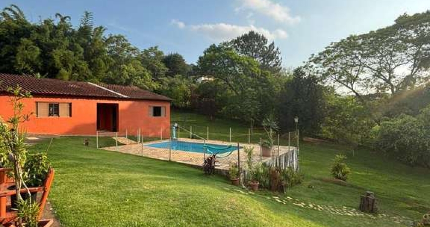 Chácara à venda em Piracaia/SP - Condomínio fechado 5.000m² por 800.000!