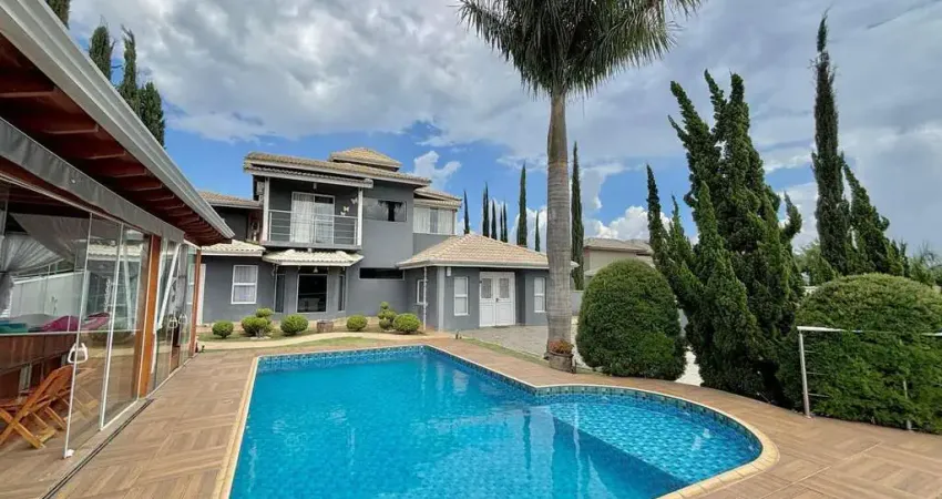 Casa estilo Chácara à venda em Atibaia/SP - Condomínio Fechado Lindíssima!