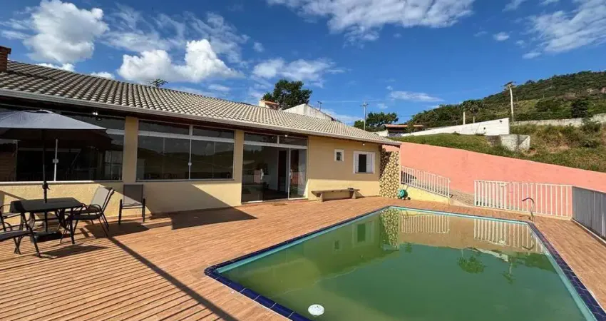 Casa à venda em Atibaia - Bairro Nobre - Porteira Fechada!