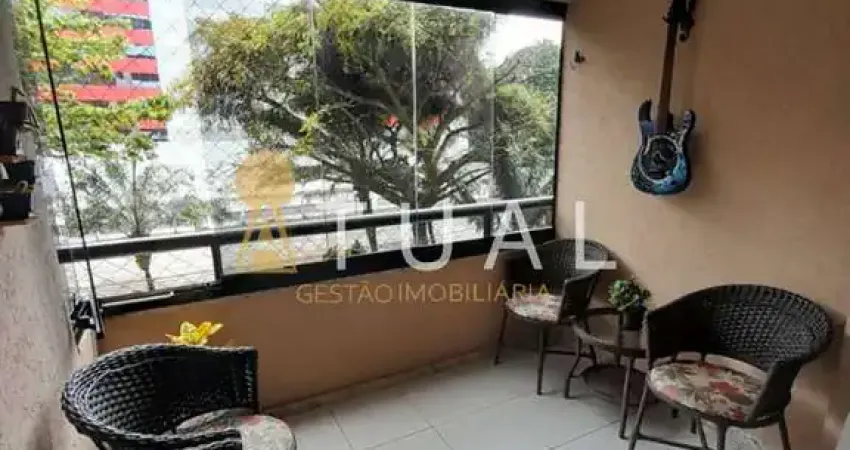 Apartamento com 3 quartos sendo uma suíte no Costa Azul