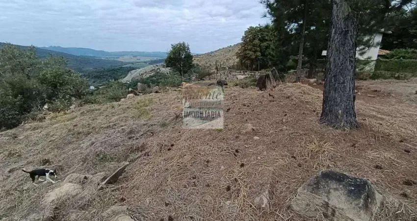 Chácara em Condomínio Fechado à Venda – 1.965 m² com Vista Deslumbrante da Montanha | Valinhos-SP
