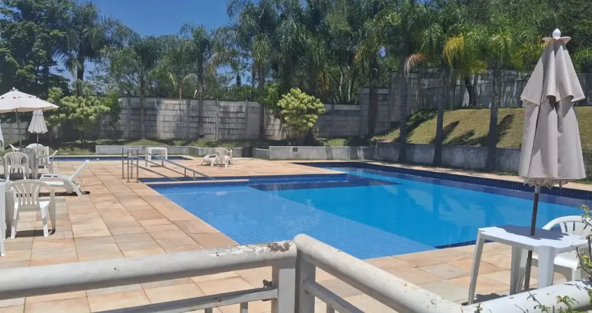 Sobrado em condomínio fechado com lazer total próximo ao parque jequitibá