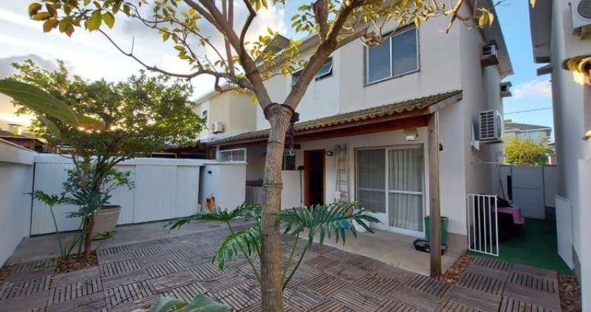 Casa com 3 quartos à venda na Rua Dom Pedro II, 25, Colina de Laranjeiras, Serra