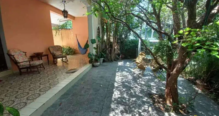 Casa com 5 quartos à venda na Rua Araucaria, Jardim Botânico, Rio de Janeiro