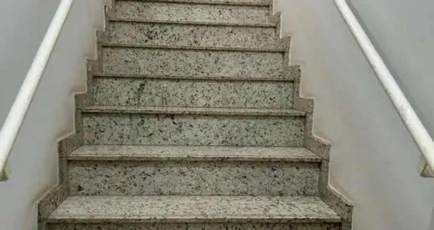 Sala comercial para alugar na Avenida Mauá, 2007, Zona 03, Maringá
