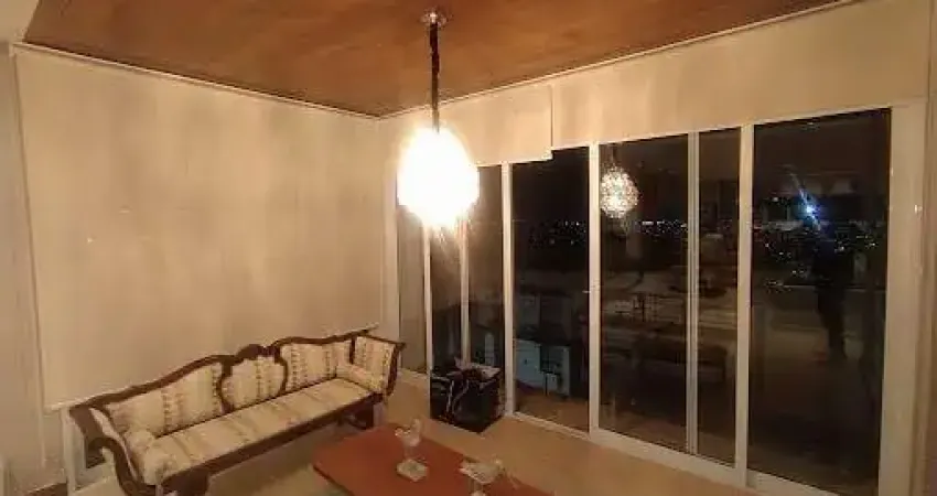 Residência luxuosa com 525m² de terreno e 390m² de construção