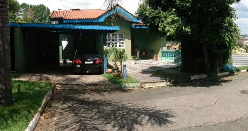 Casa com 3 dormitórios à venda, 320 m² por R$ 1.350.000,00 - Condomínio Marambaia - Vinhedo/SP