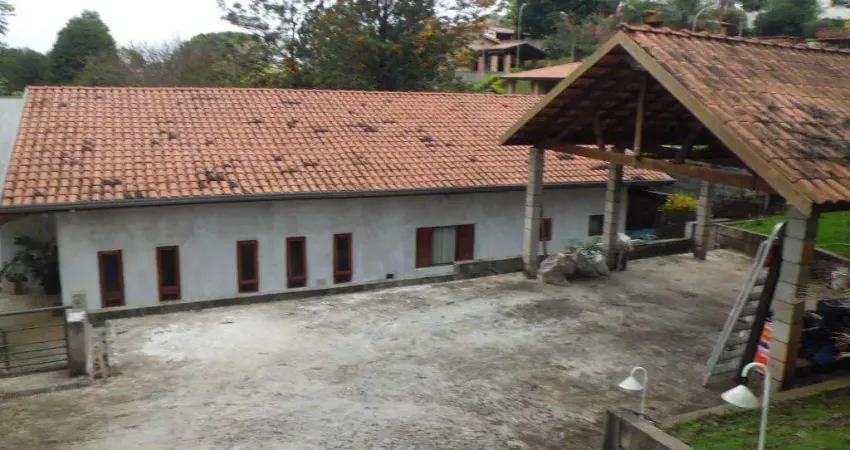 Chácara com 2 dormitórios à venda, 2000 m² por R$ 780.000,00 - Vale Verde - Valinhos/SP