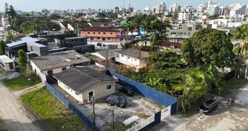 Terreno à venda na Rua Tomazina, Caiobá, Matinhos