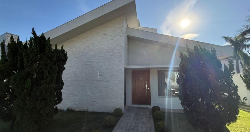 Linda casa de Condomínio Ouro Verde em Betim, por R$ 2.350.000,00