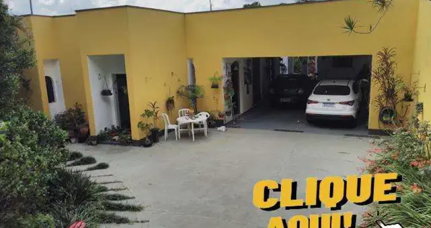 Casa térrea fora de condomínio na Granja Viana Cotia